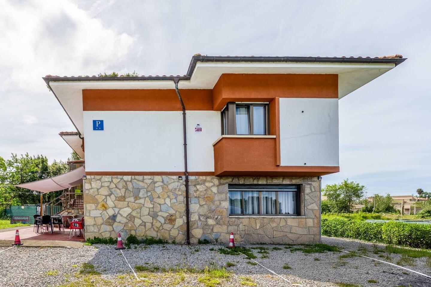 فيلا Family House خيخون المظهر الخارجي الصورة
